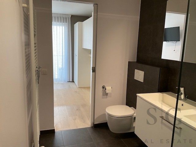 Stijlvol en elegant appartement op toplocatie in Knokke – vlak bij de Zeedijk en het Rubensplein foto 13