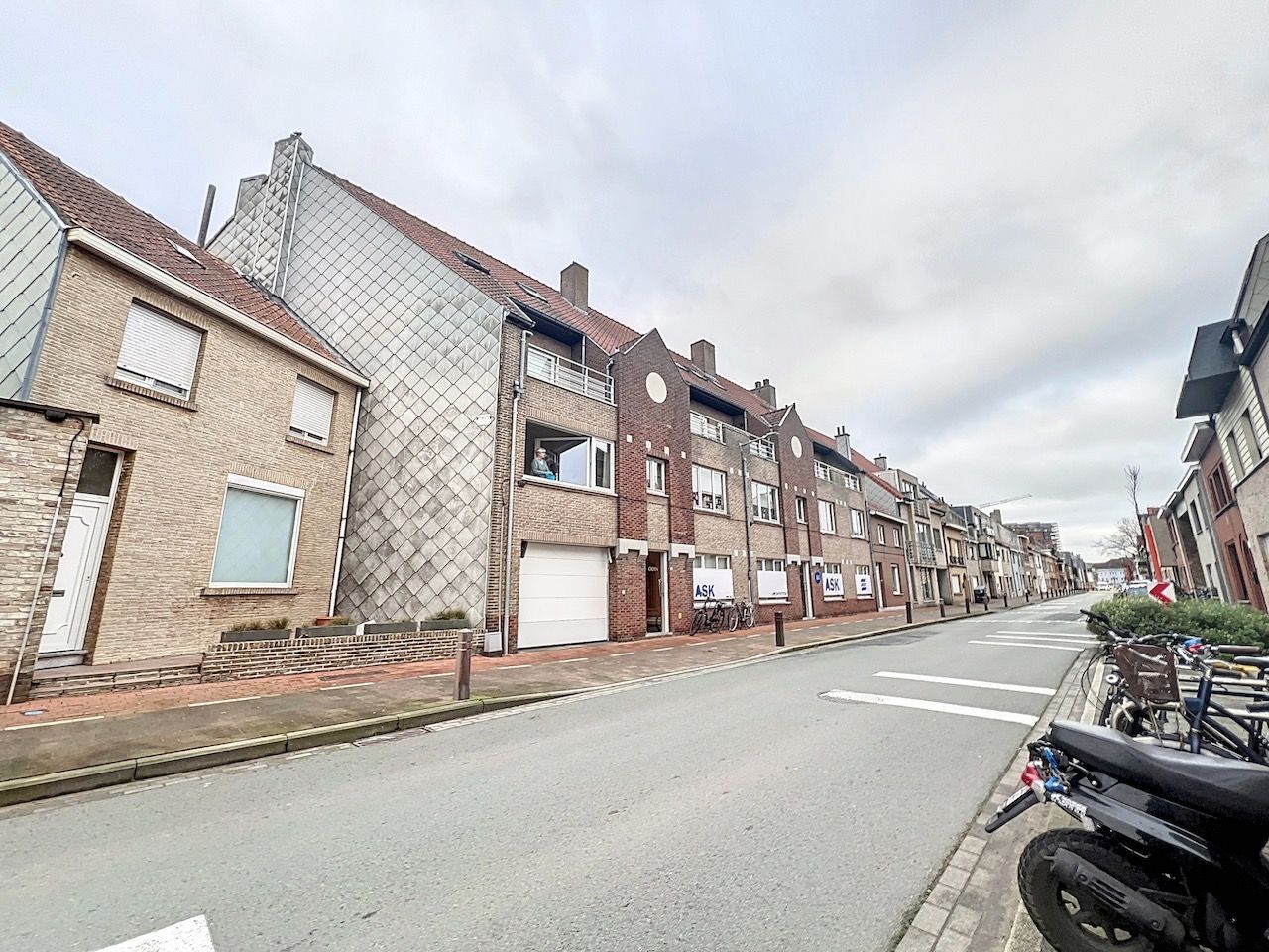 Mooie garagebox met afgesloten inrit in de Westkapellestraat te Heist foto 2