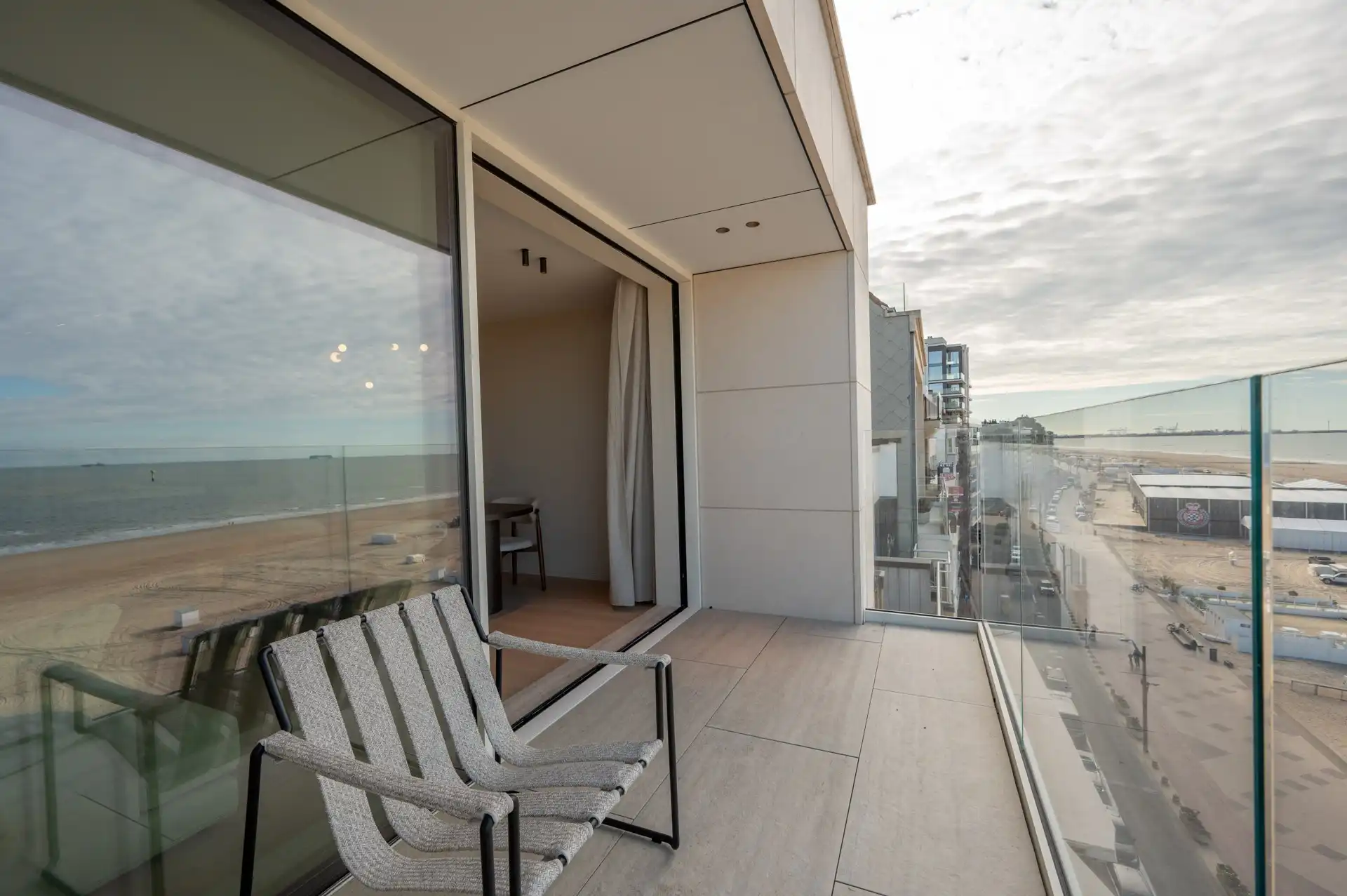 Exclusief nieuwbouwappartement met frontaal zeezicht en royale terrassen nabij het Alberplein foto 6