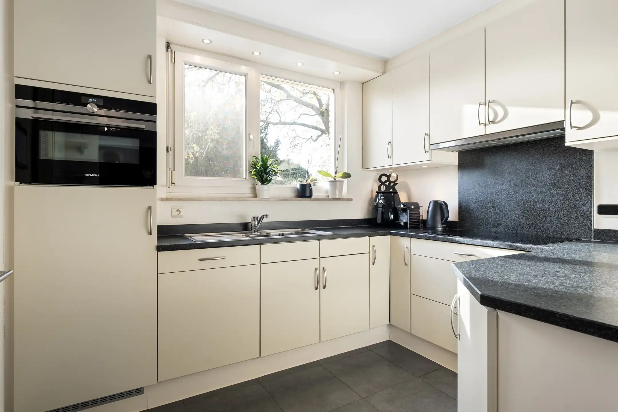 instapklare woning met handels- of kantoorruimte  foto 19
