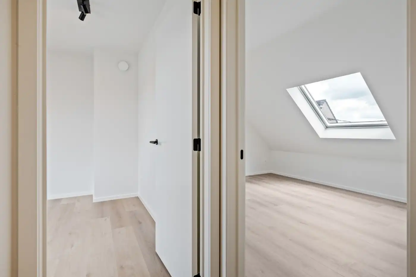 Ruime nieuwbouwwoning met 3 slpk., grote tuin en inpandige garage foto 19