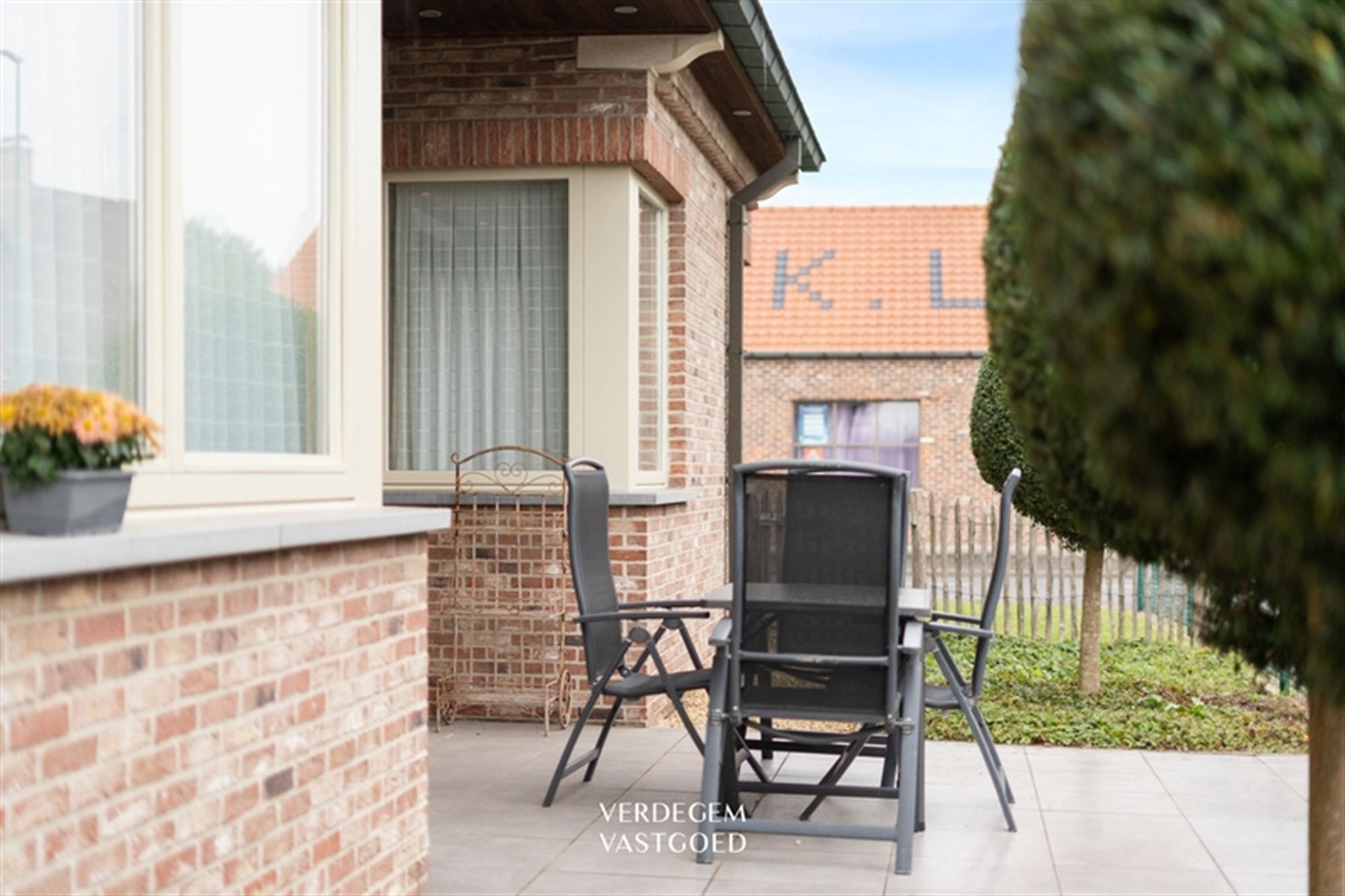Woning op toplocatie in landelijke stijl met 5 slaapkamers en zonnige tuin foto 22