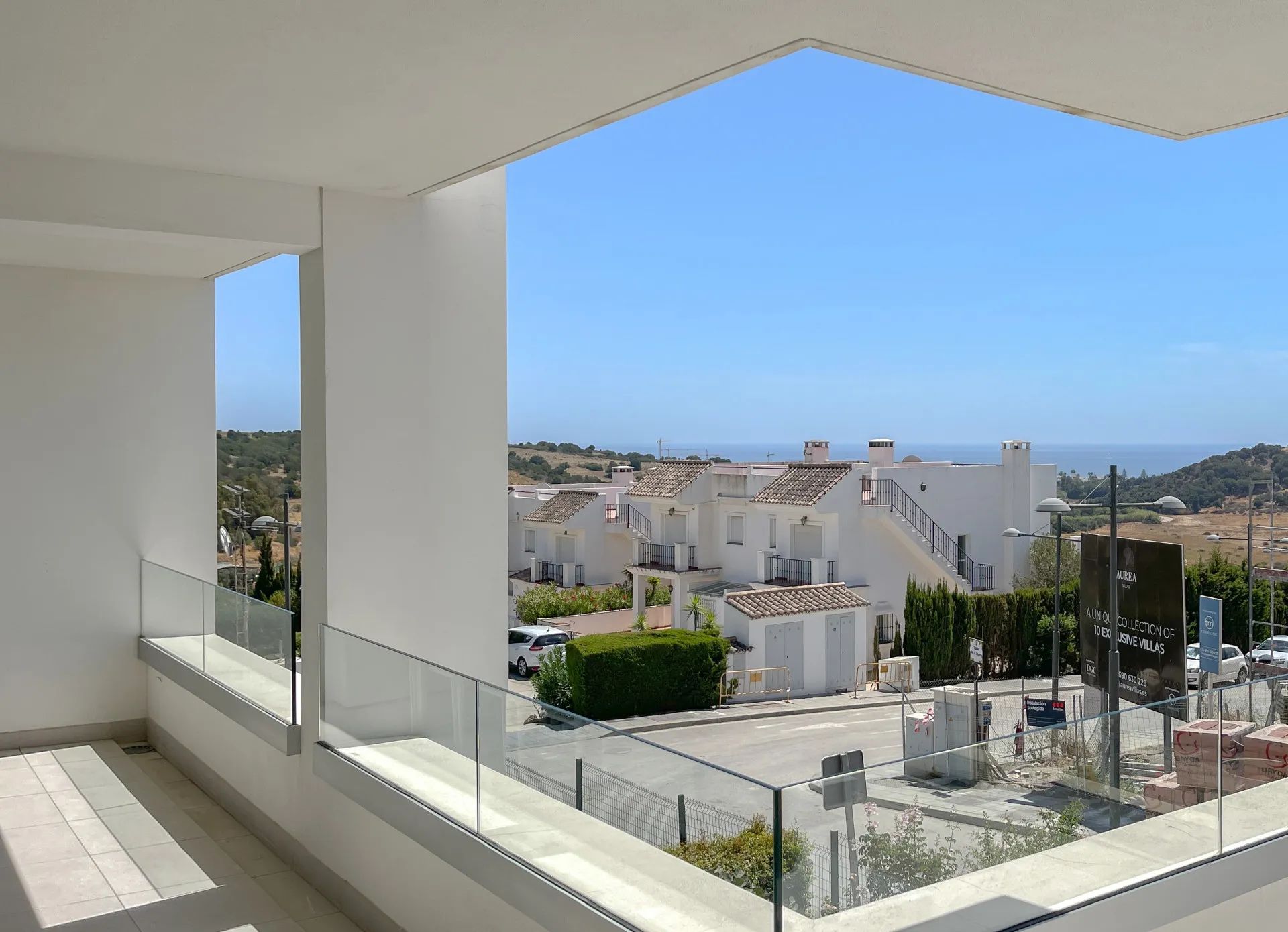 Luxe appartement te koop in een exclusieve urbanisatie nabij Estepona Golf foto 14