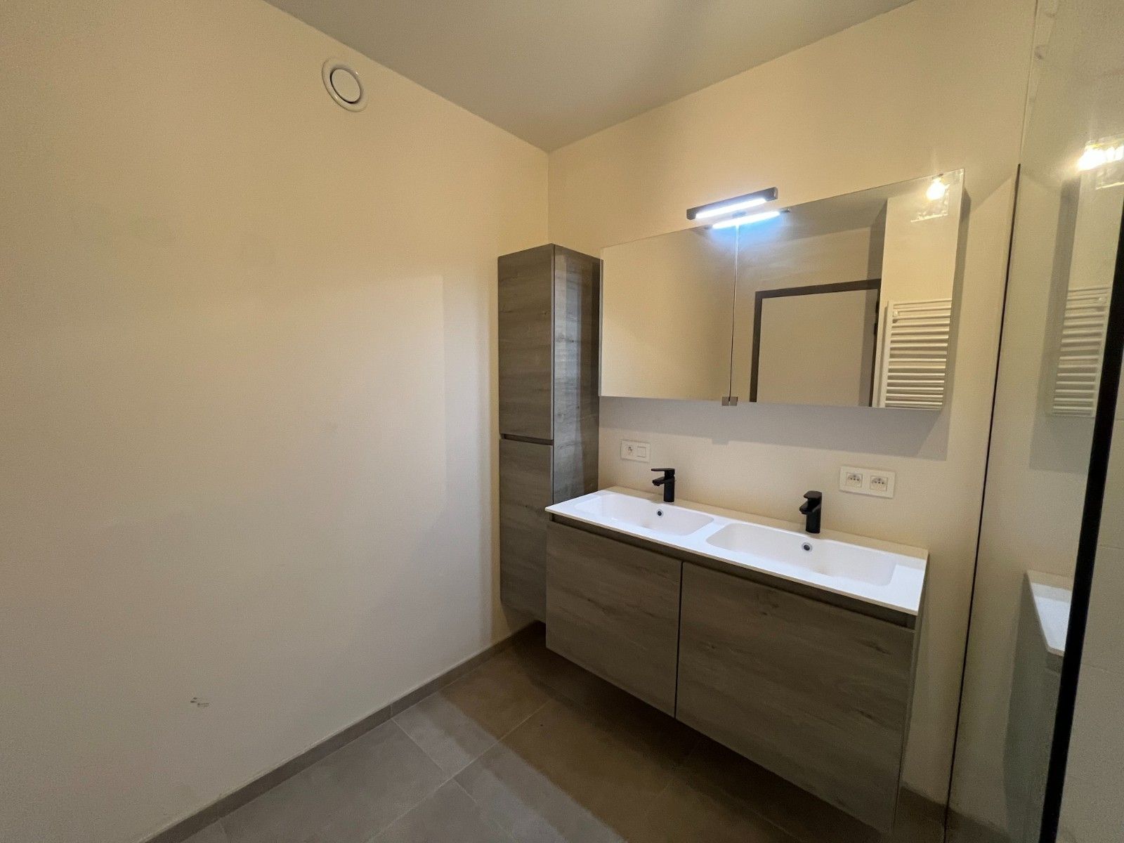 Nieuwbouwappartement te huur in hartje Waregem! foto 14