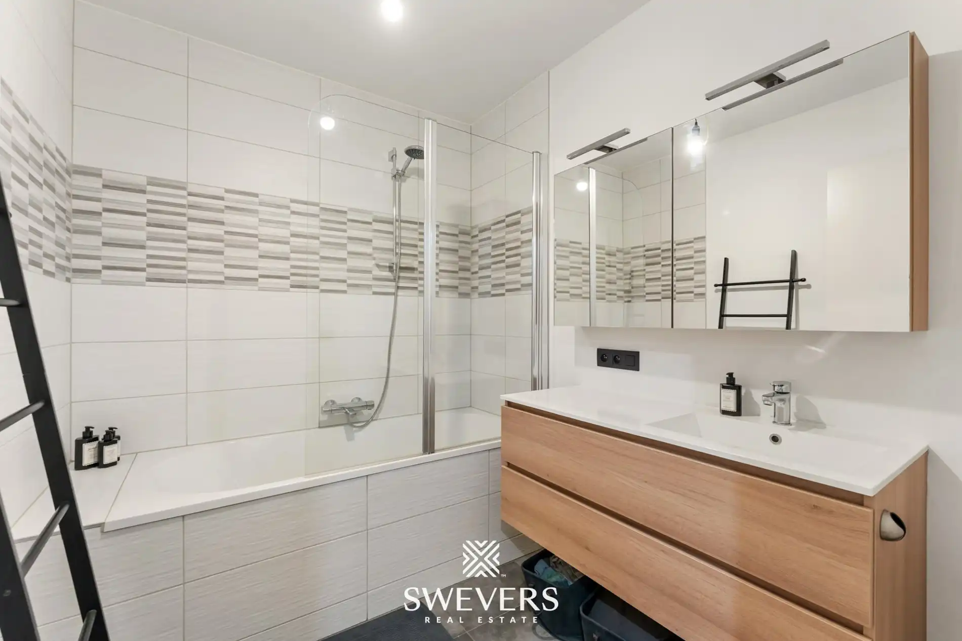 Trendy woning met 2 slpk, 2 bergingen en leuk terras (O) vlakbij centrum Zonhoven foto 20