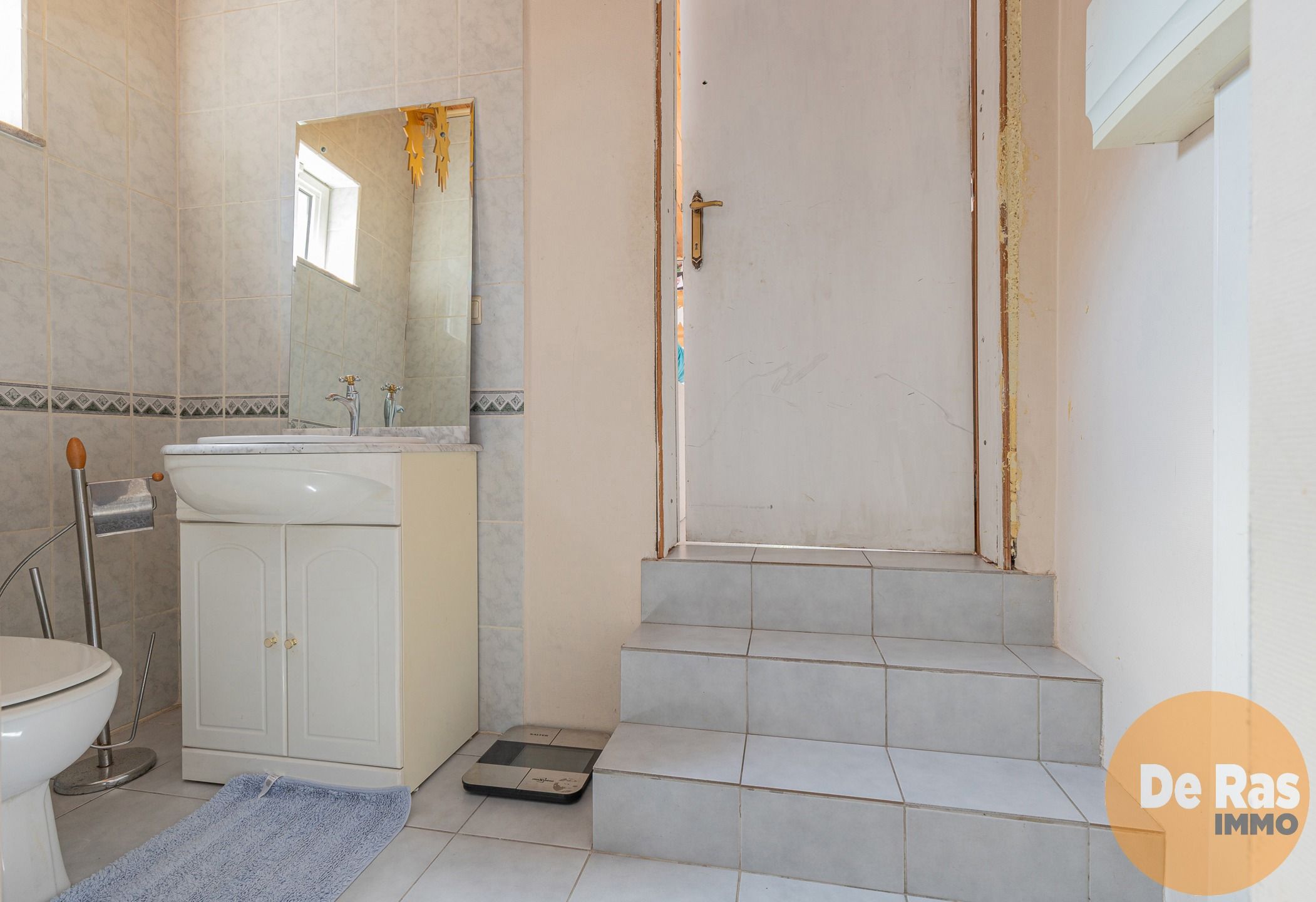 LEDE - Te renoveren woning met 5 kamers en tuin in centrum foto 18