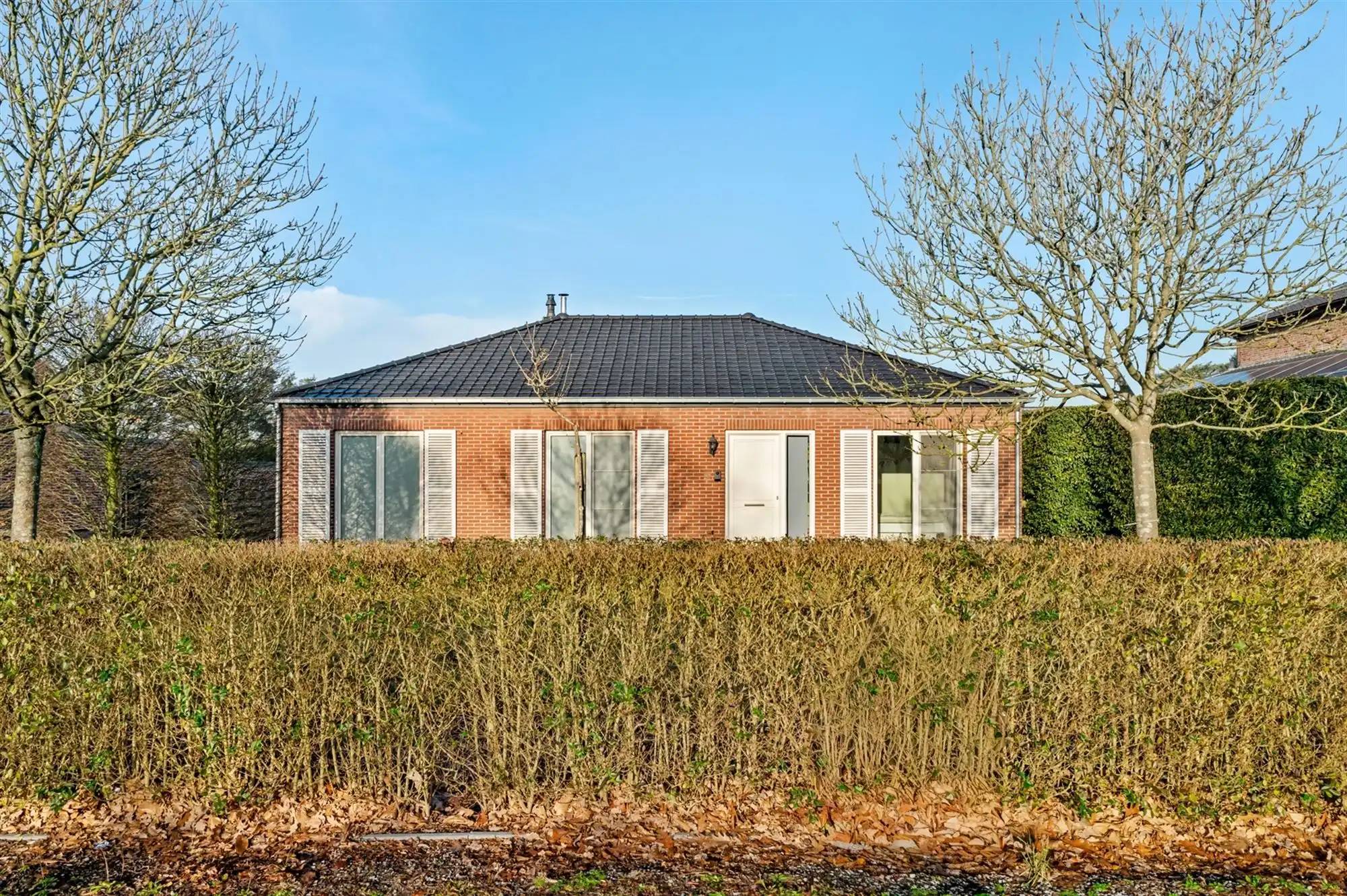 INSTAPKLARE GELIJKVLOERSE WONING MET RUIME GARAGE OP 2191M2 foto 39