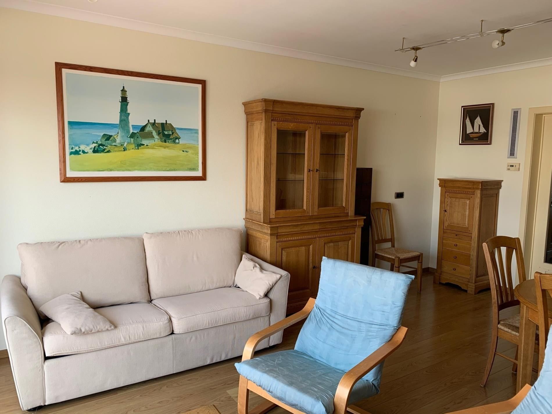 Gemeubeld appartement op de tweede verdieping, vlak aan zee foto 6