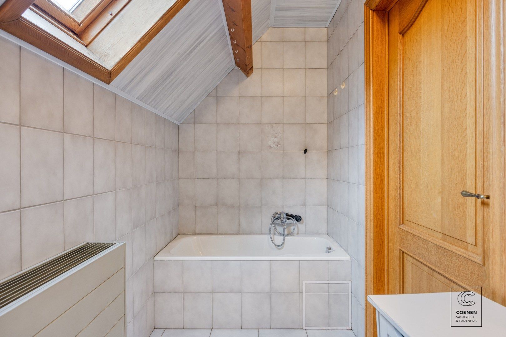 Charmant éénslaapkamerappartement in centrum Ranst! foto 9