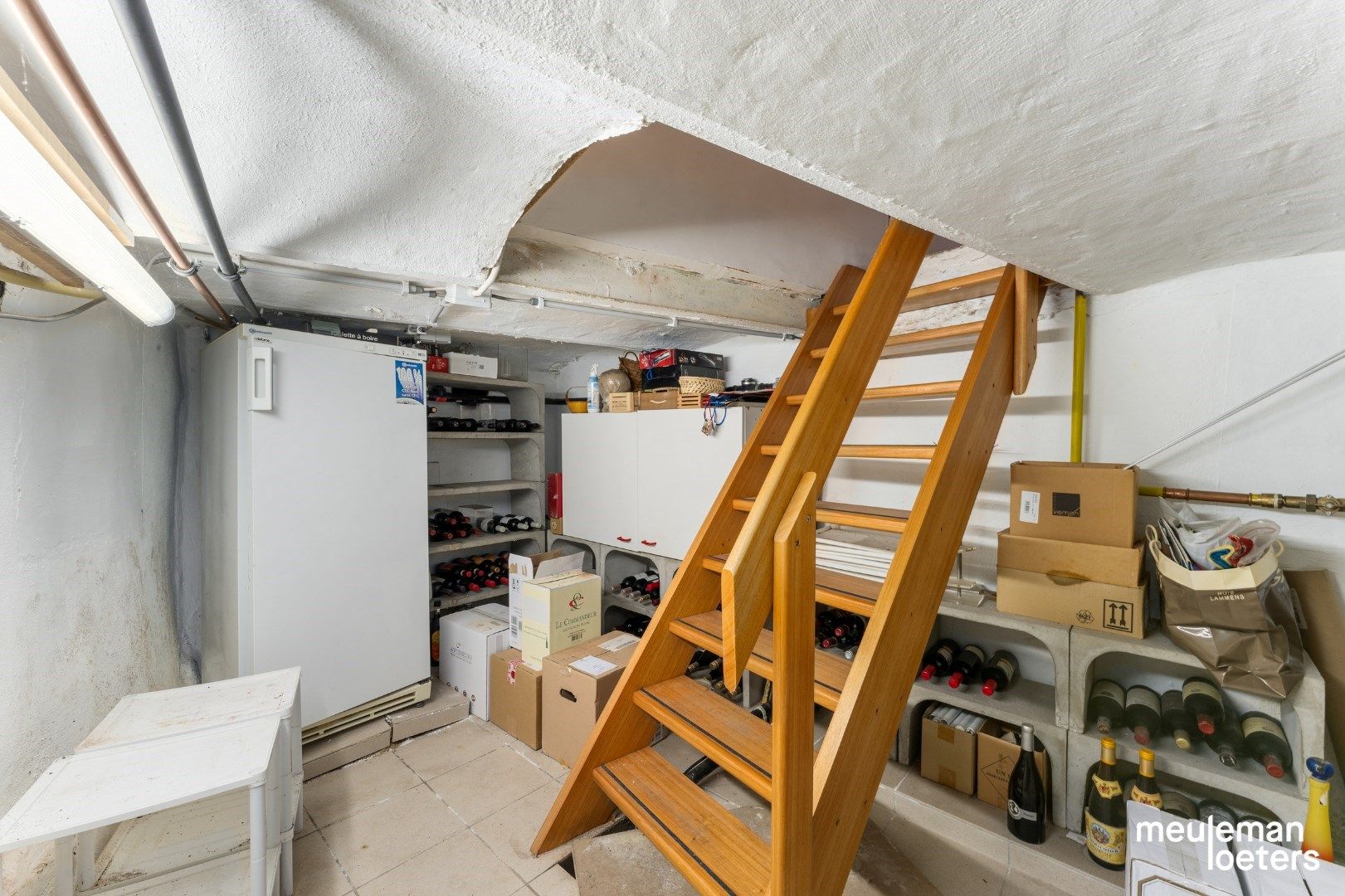 Ruime rijwoning nabij het commercieel centrum van Roeselare foto 12