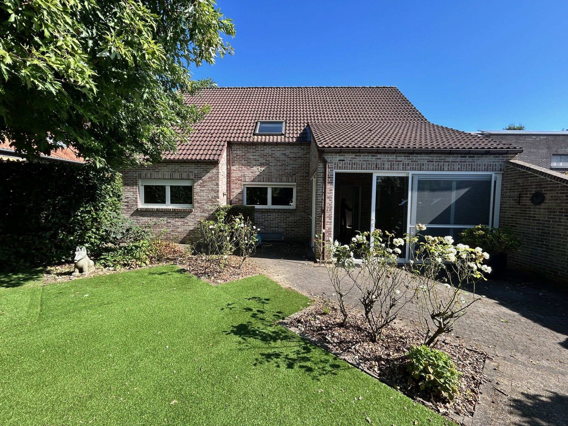 Ruime woning met aangelegde tuin in Rosmeer foto 9