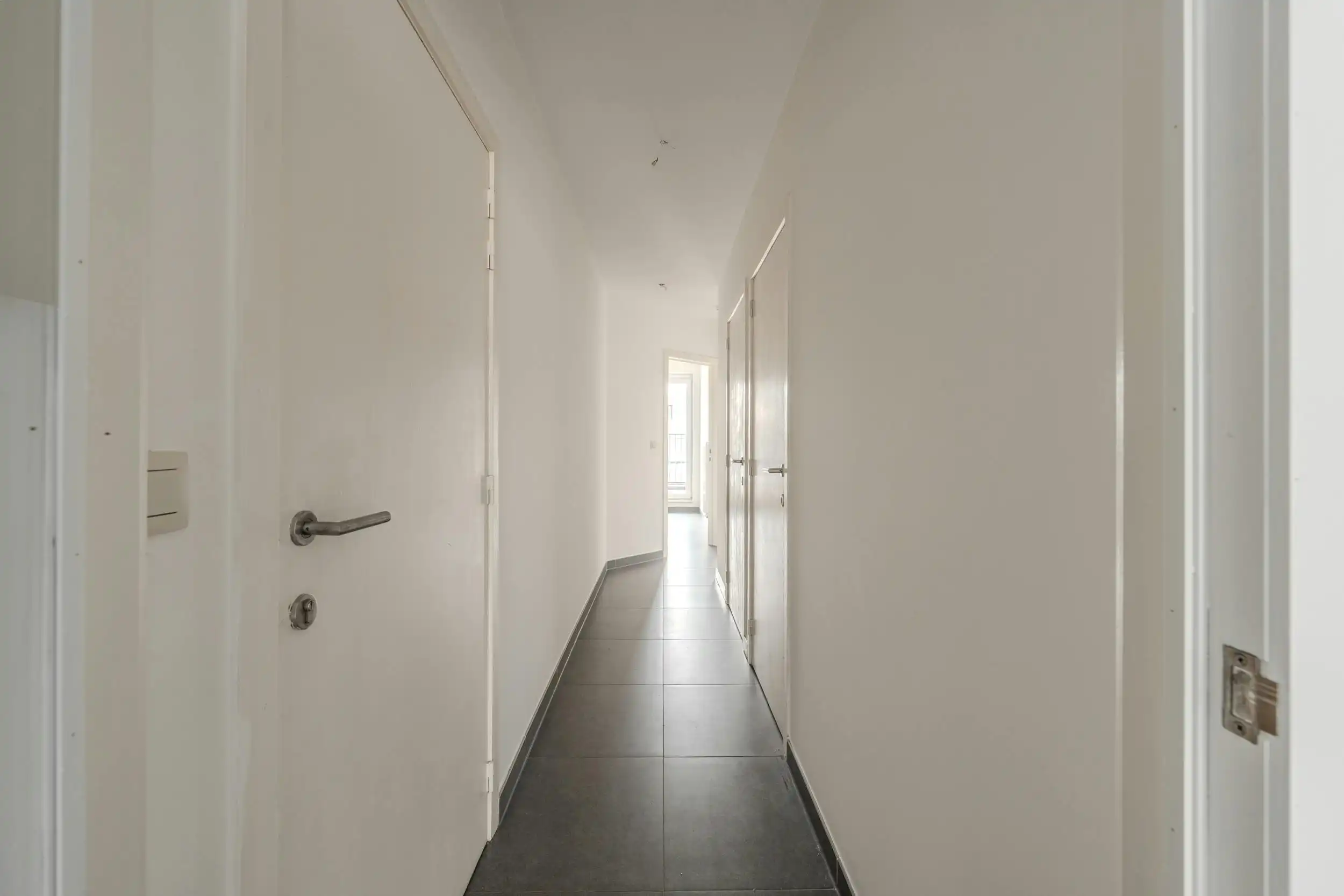 Recent 2-slaapkamerappartement met terras te Oostende  foto 20