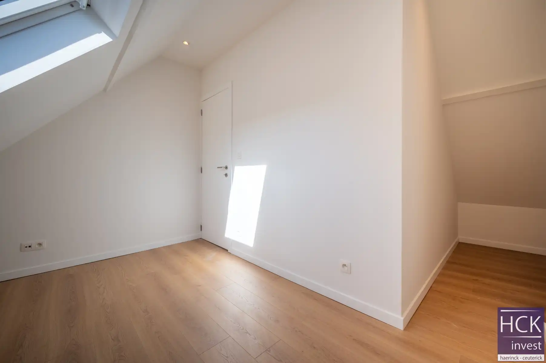 GENT - Nieuw gerenoveerde woning vlakbij St. Pieters station! foto 15