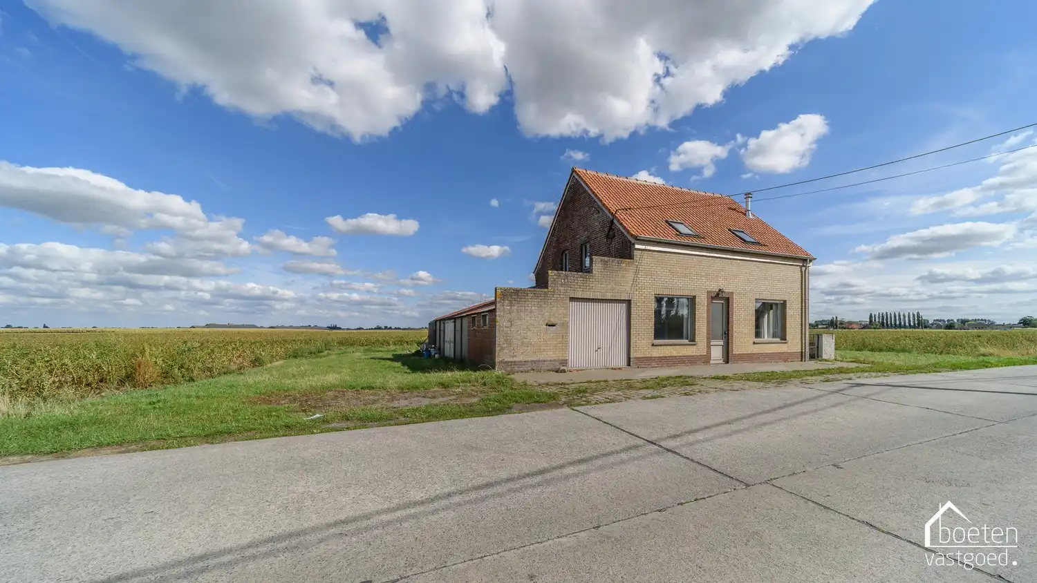 Leisele :Landelijk gelegen renovatiewoning op 1.477 m² grondoppervlakte met prachtig open zicht. foto 2