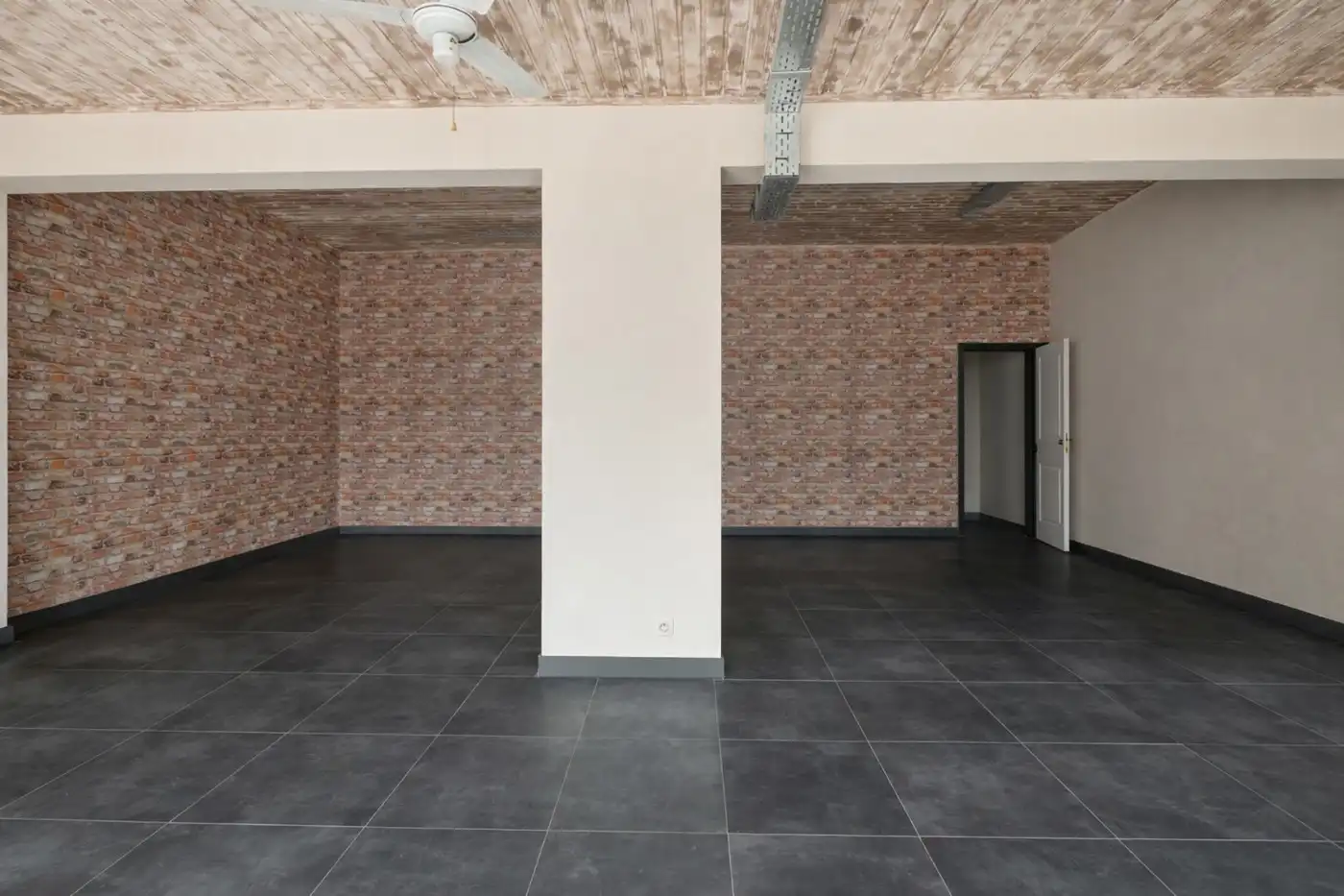 Praktijkruimte/winkel met bovenliggend duplex-appartement in het centrum van Berendrecht foto 17