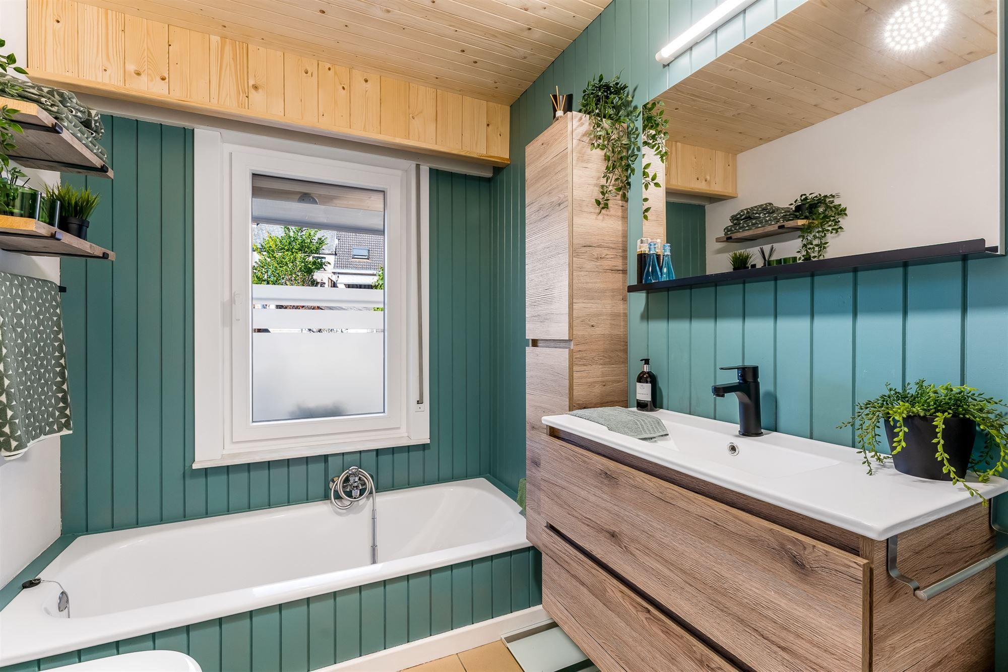 GOED GELEGEN OPBRENGSTEIGENDOM MET 2 APPARTEMENTEN foto 15