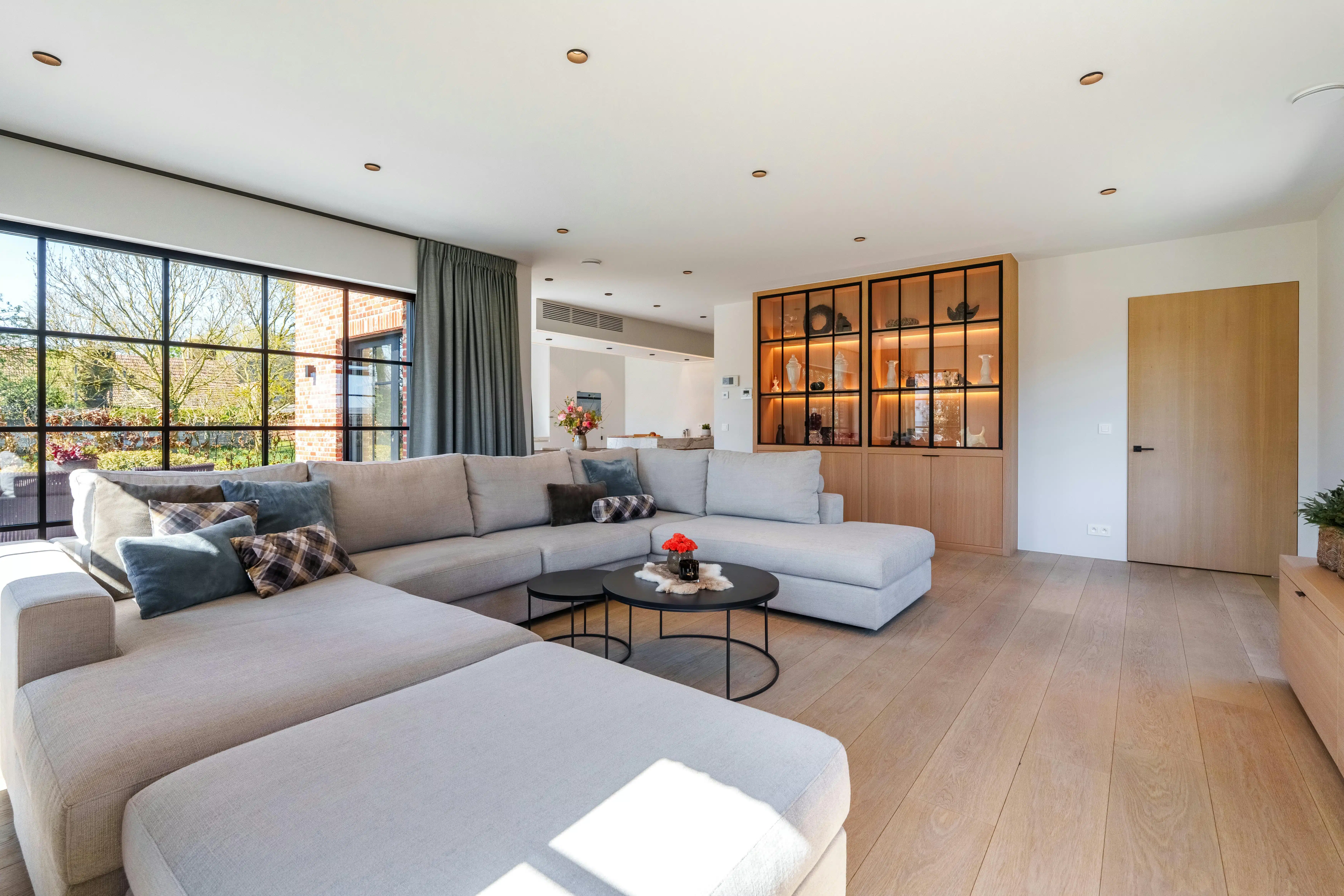 Exclusief Wonen: moderne, landelijke villa met mooi uitzicht foto 7