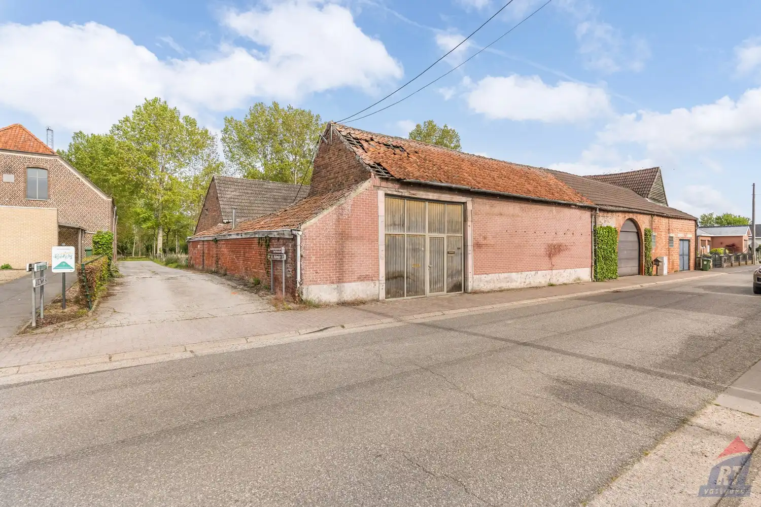 Hoofdfoto van de publicatie: Charmante renovatiewoning met eindeloze mogelijkheden in Halle-Booienhoven