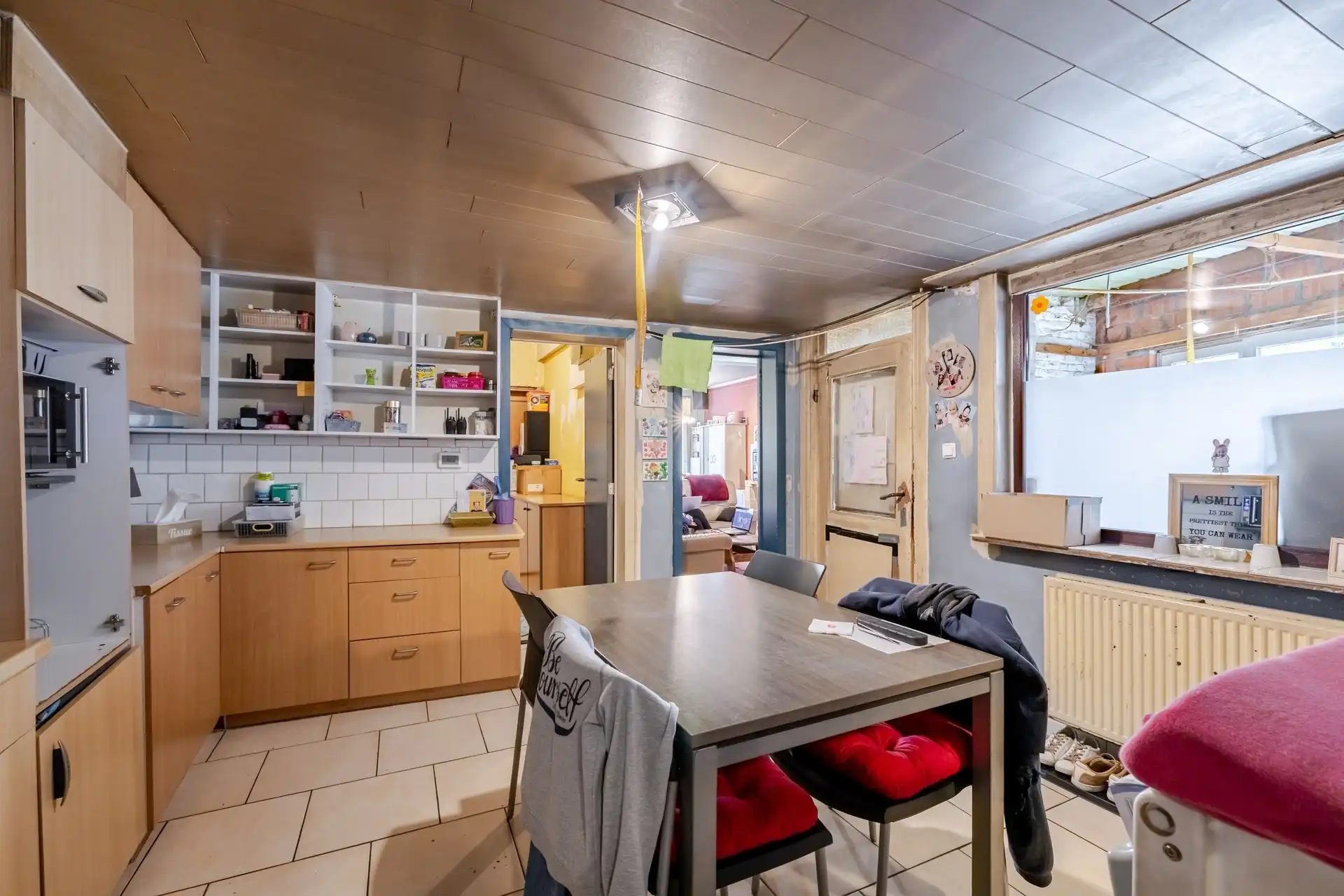 Te renoveren woning of projectgrond met tal van mogelijkheden in Wanzele! foto 8