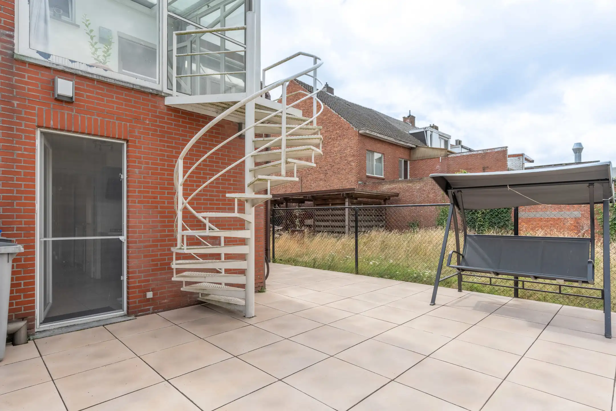 Volledig vernieuwde  woning/kantoor/handelspand met 5 slpks foto 44