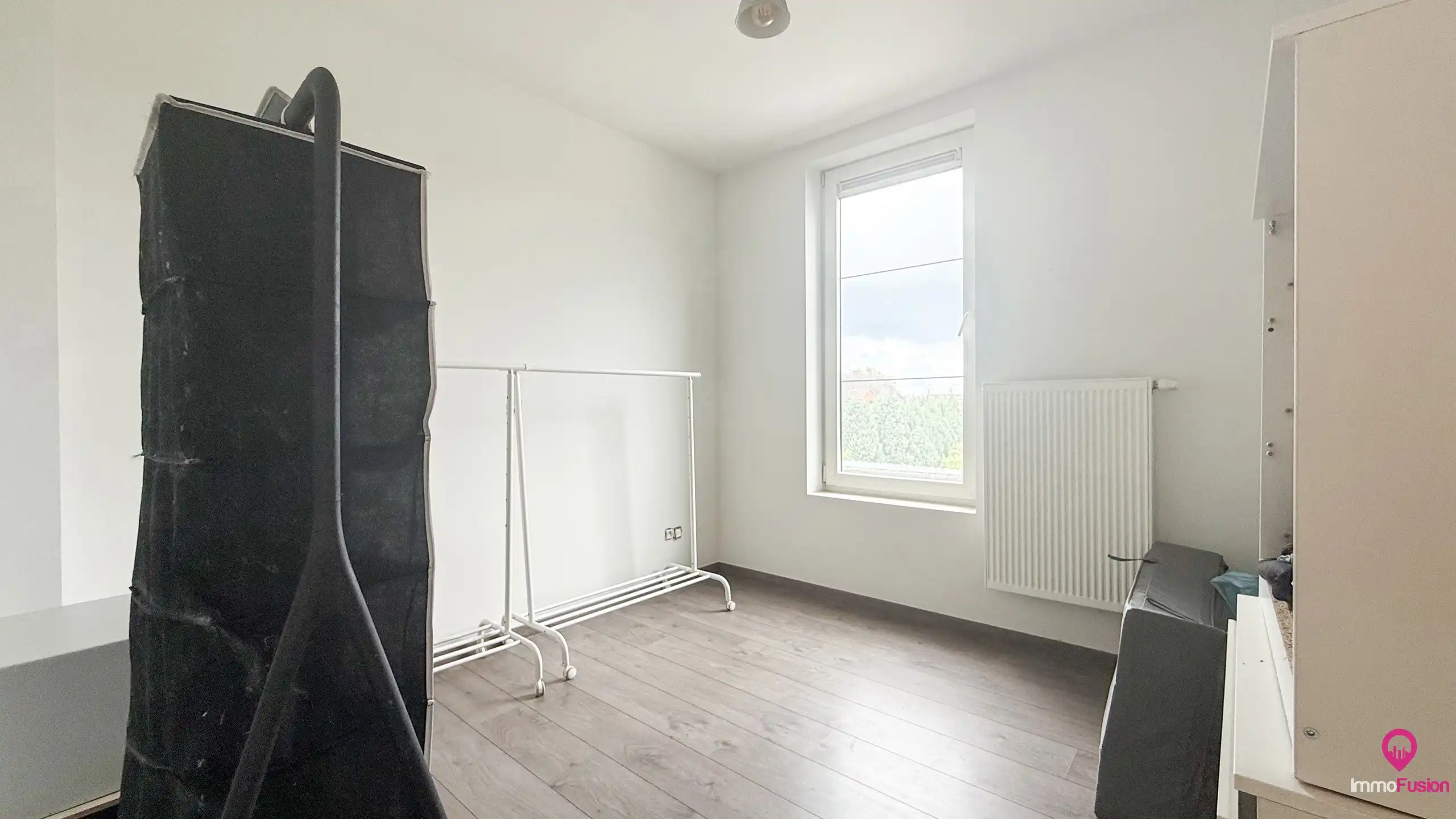 Recente halfopen woning met 3slpks, veranda en ruime tuin! foto 25