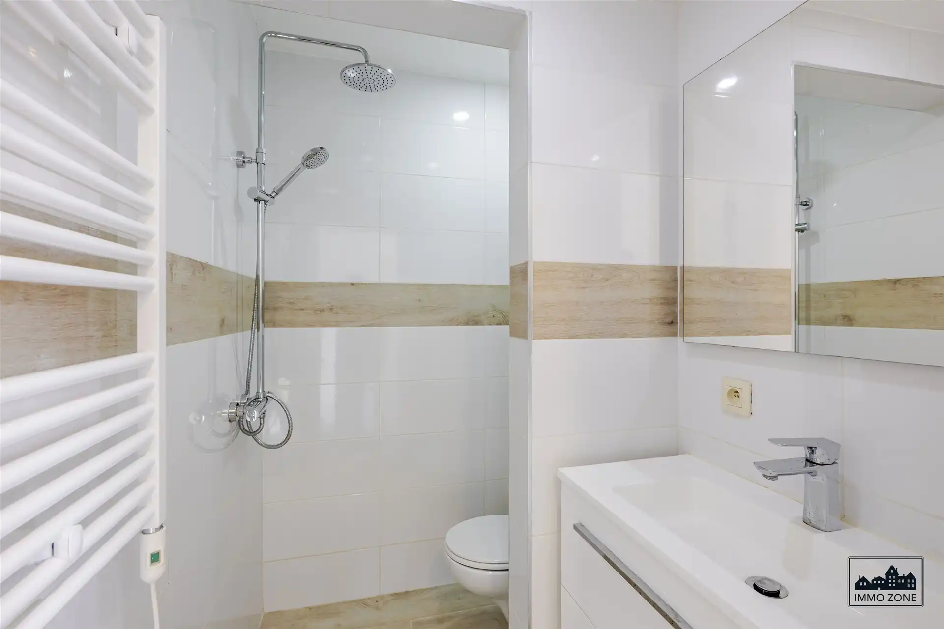 Gerenoveerde 4 slaapkamer woning foto 16