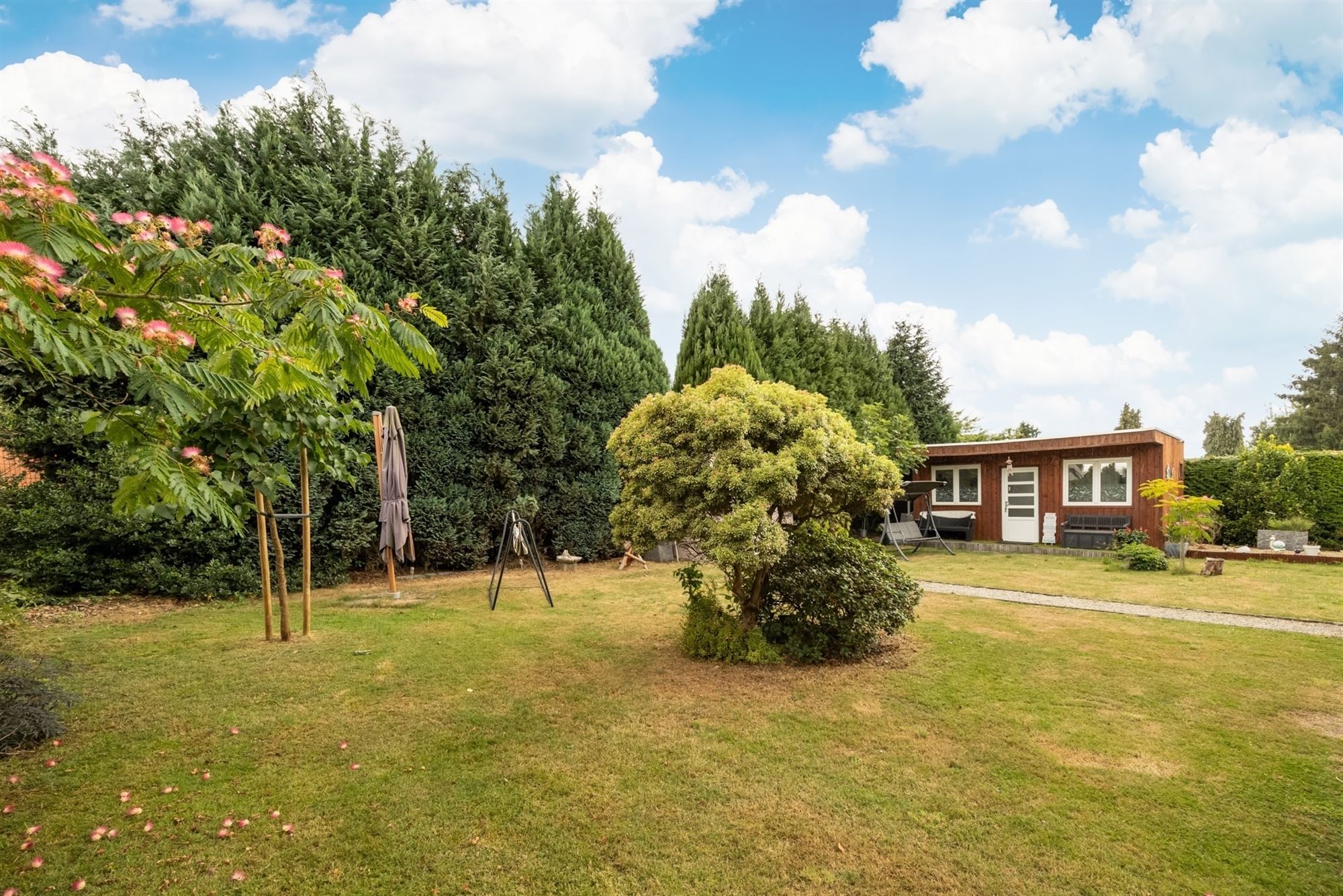 Vrijstaande woning op centrale ligging foto 2