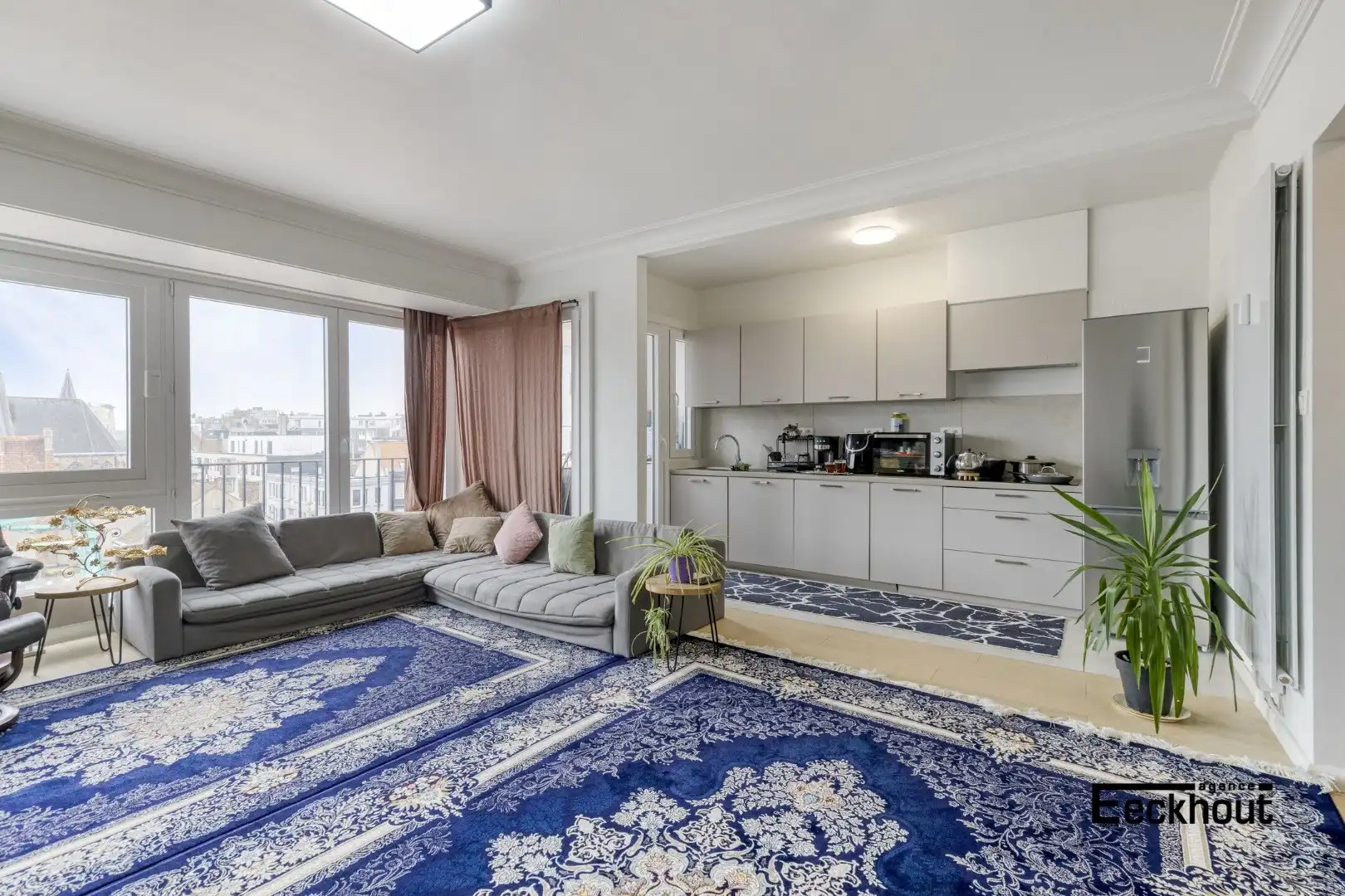 Stijlvol gerenoveerd appartement in het bruisende hart van Oostende! foto 3