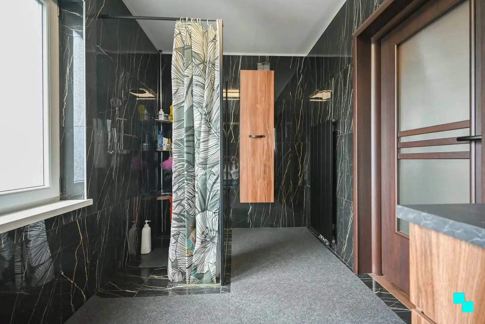 Instapklare, gerenoveerde woning met achteruitgang te Izegem foto 27