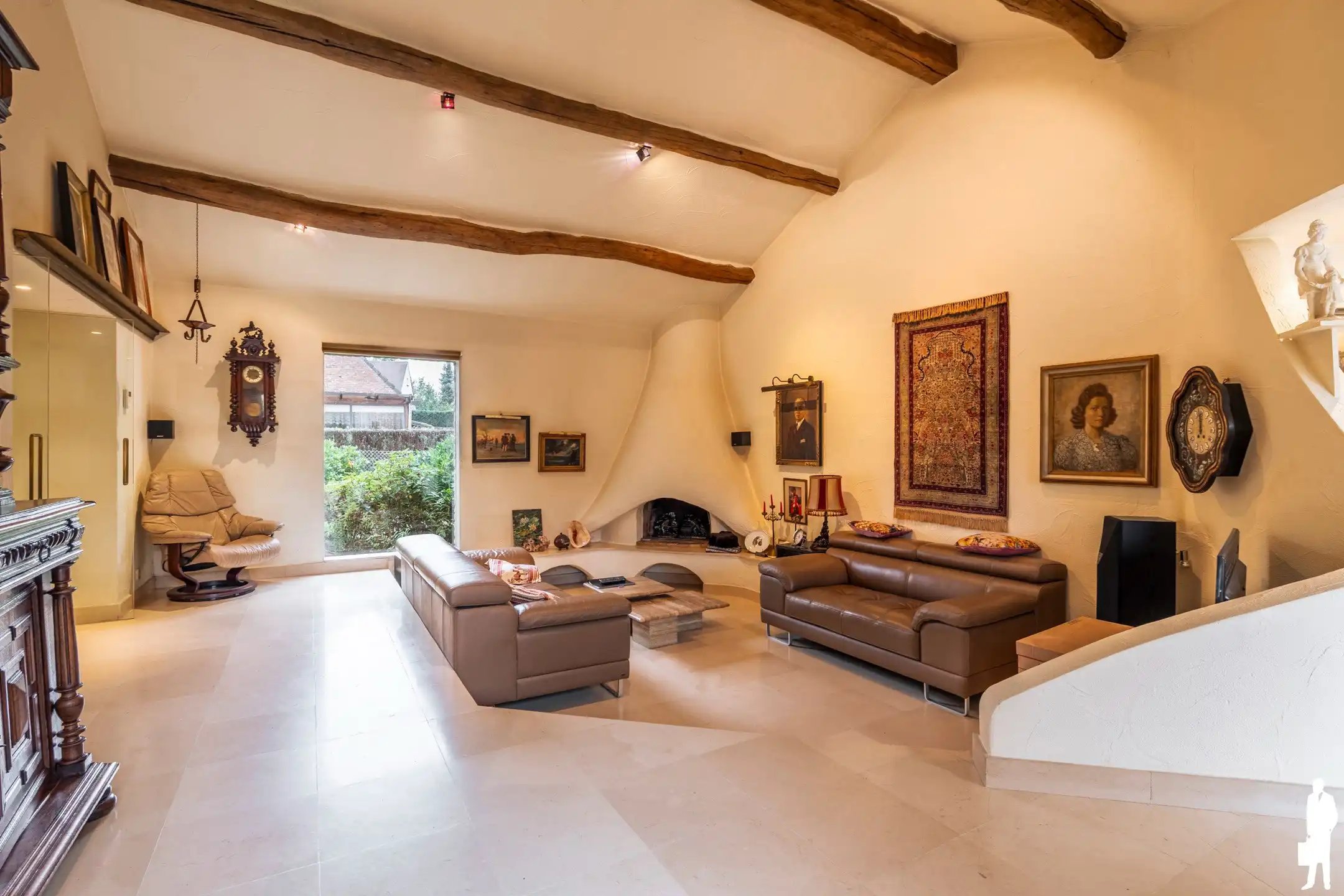 Gelijkvloerse villa met 4 slpk op toplocatie foto 4