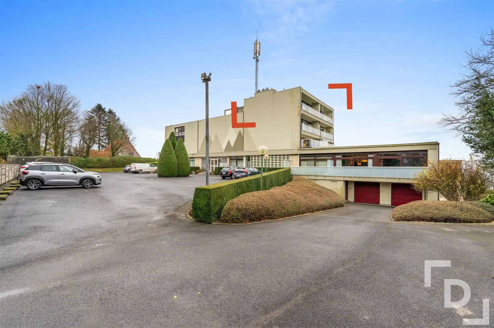 Hoofdfoto van de publicatie: Dakappartement te koop met prachtig zicht over Heuvelland