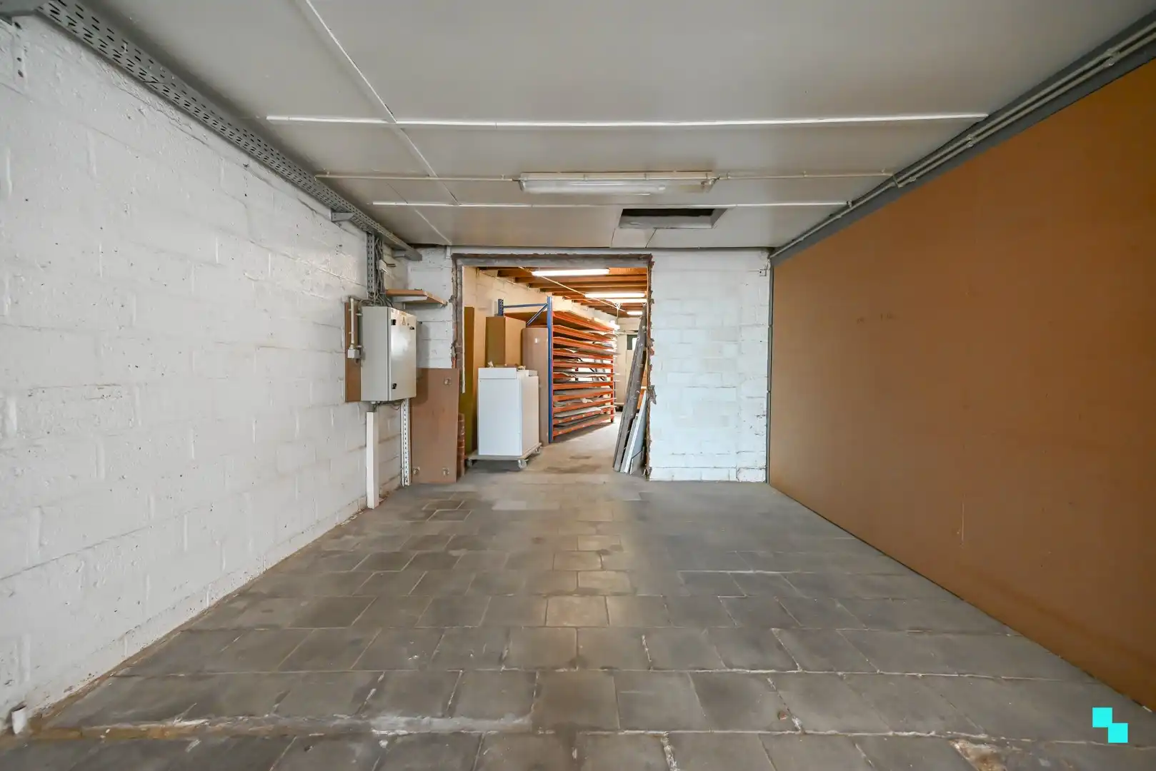 Gunstig gelegen werkplaats / magazijn met bureel en diverse parkeergelegenheid foto 11