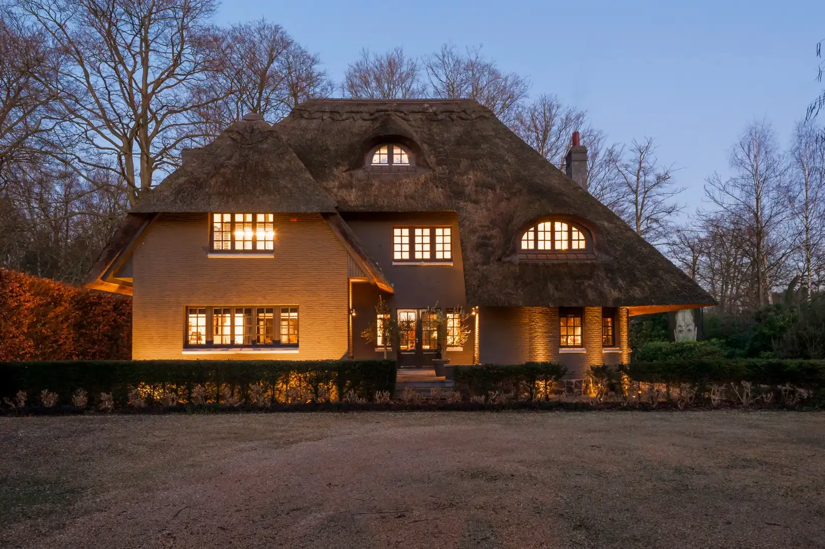 PRACHTIGE EN UNIEKE VILLA MET RIETEN DAK foto 15