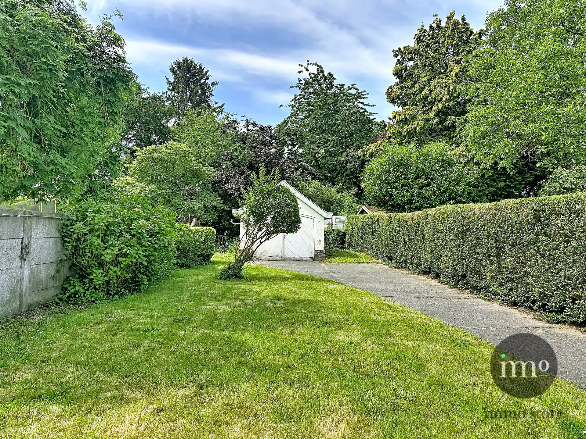 CHARMANTE driegevel woning met GEZELLIGE TUIN foto 3