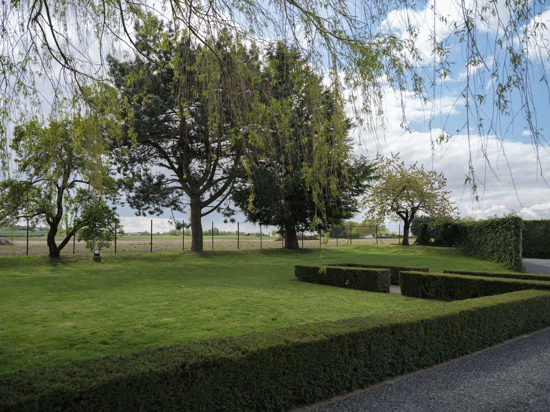 Charmante hoeve met weids uitzicht over de velden foto 23