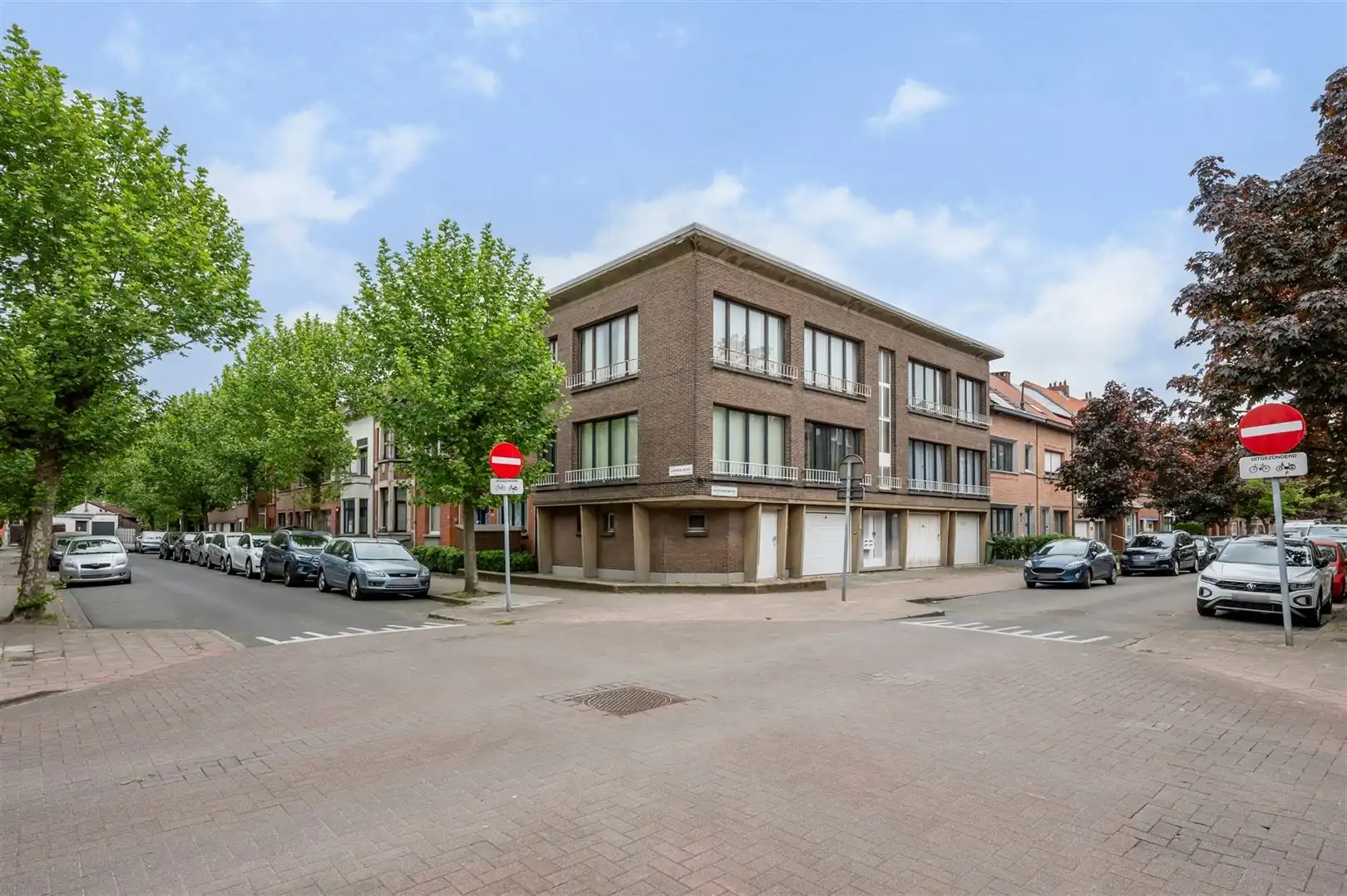 Verzorgd appt 2 slk met  privébergingen in hartje Merksem foto 18