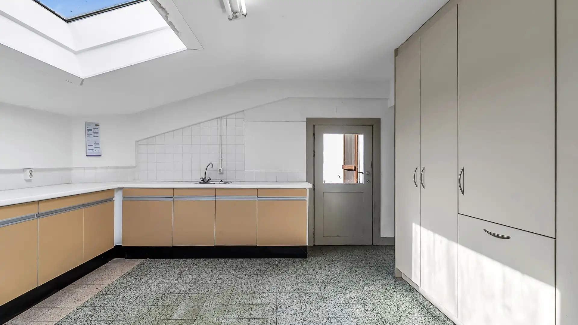 Authentieke hoevewoning met 4 slaapkamers, royale leefruimtes en idyllische ligging in het rozendorp Geistingen foto 24