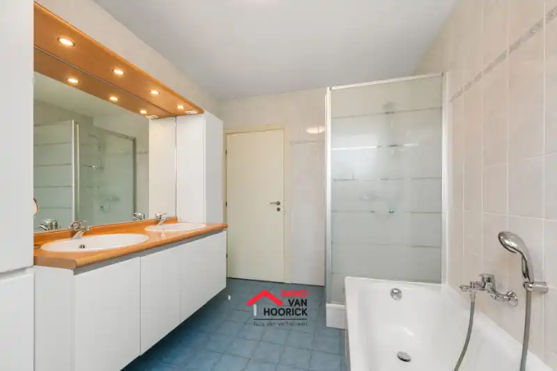 Knappe instapklare woning OB - 3 slpkmrs - 500m² grondopp. foto 11