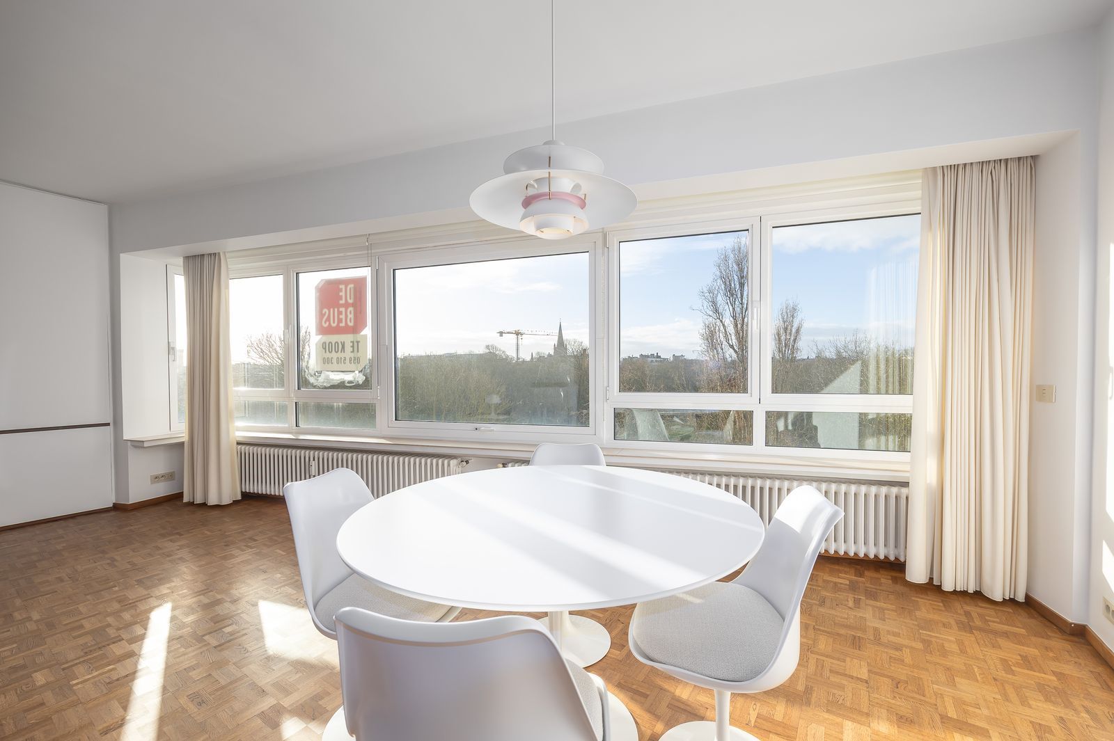 Stijlvol gerenoveerd appartement zongericht met open zicht in hartje Oostende foto 2