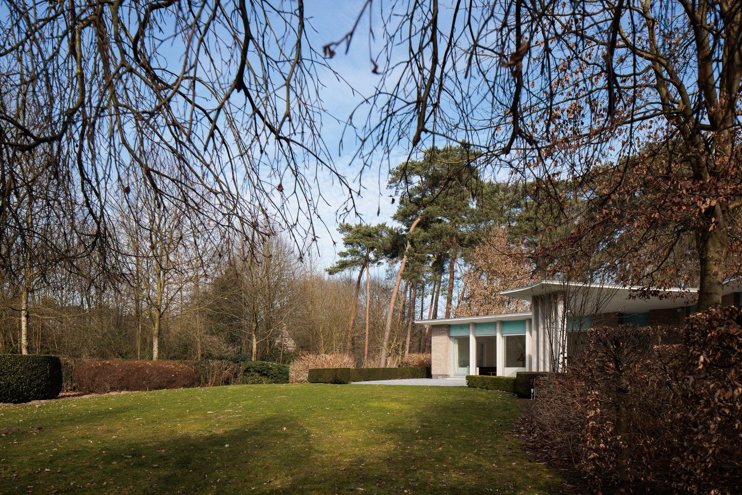 Architecturale woning op een perceel van ca. 6.395 m² foto 29