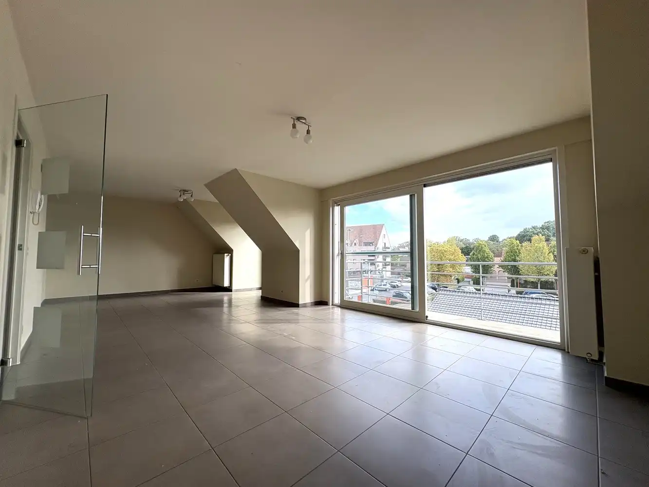 Lichtrijk appartement met 2 slpks. in het centrum van Torhout foto 3