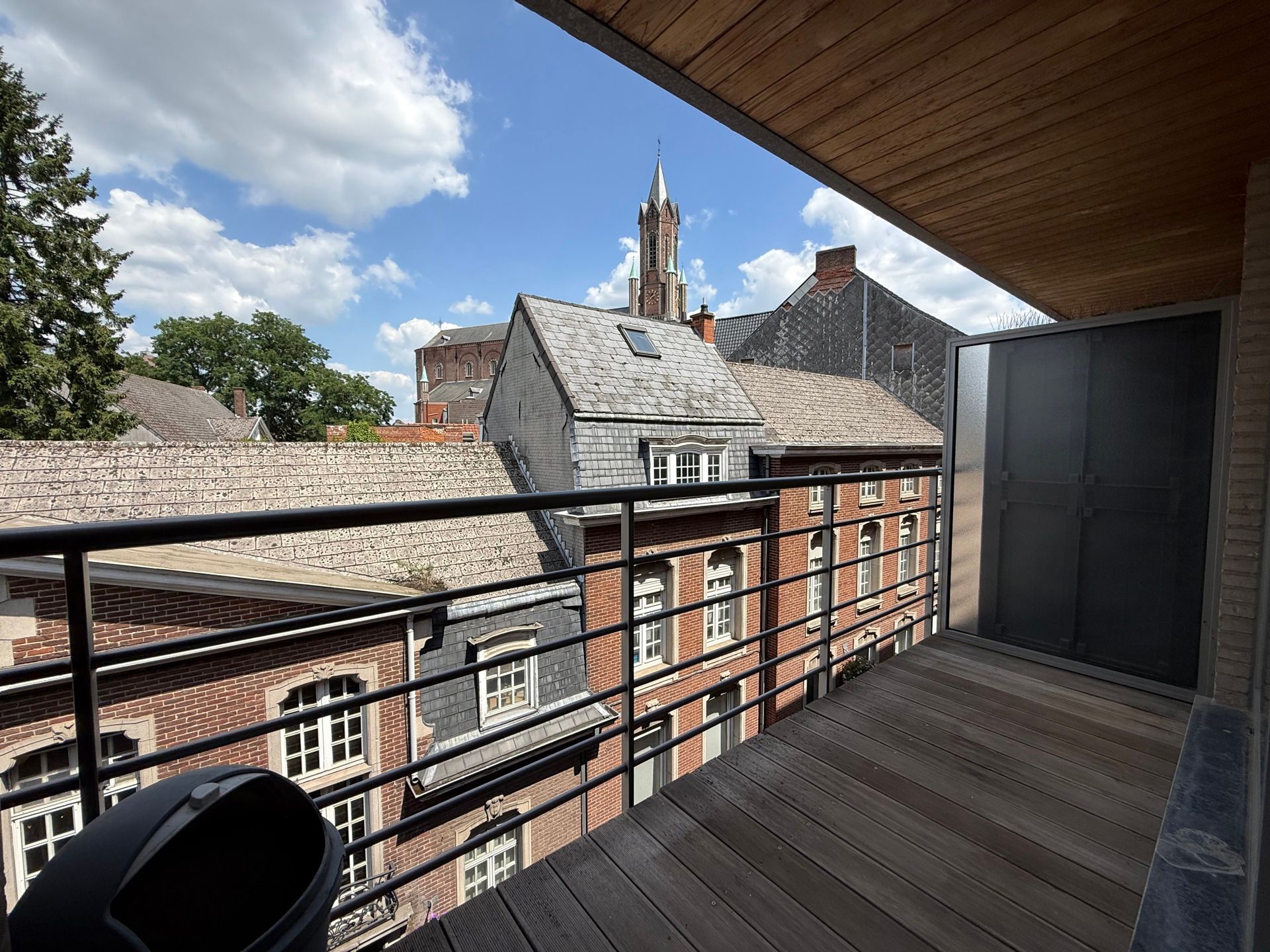 WETTEREN - Hernieuwd appartement in het centrum. foto 9