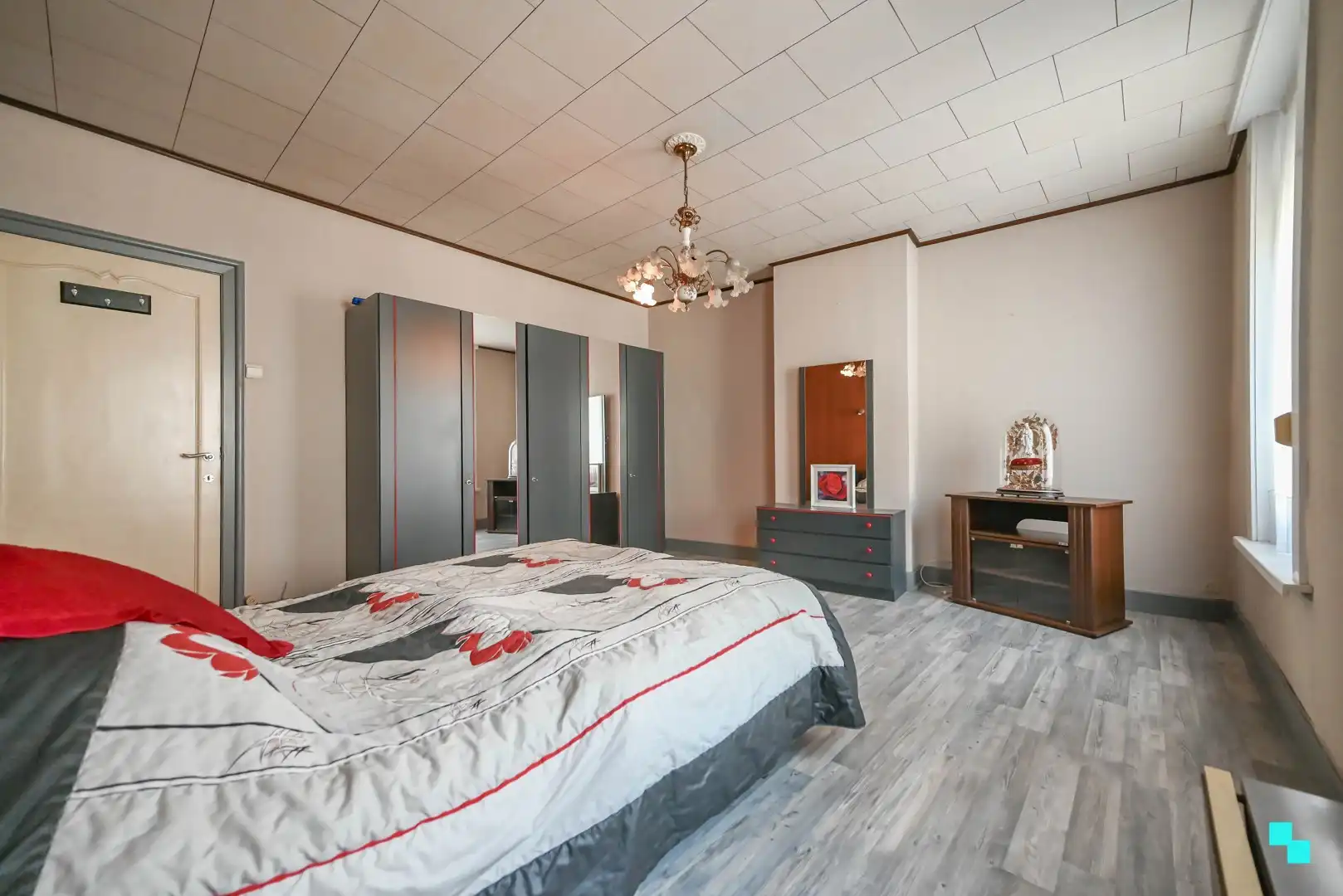 Centraal gelegen ééngezinswoning met vier slaapkamers te Izegem foto 14