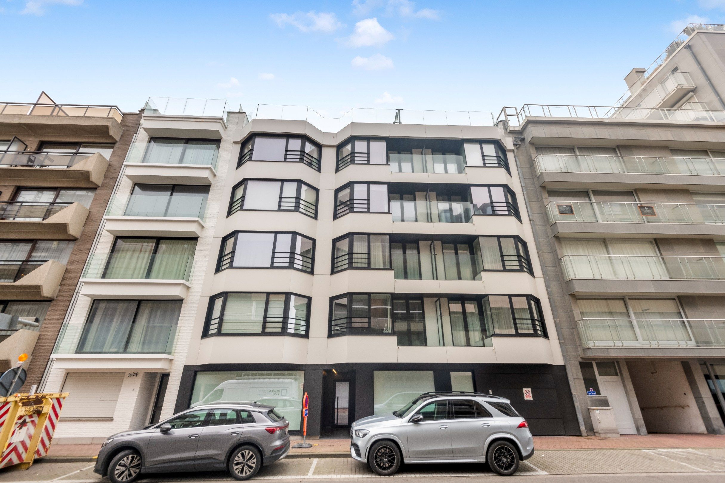 Goed gelegen appartement met zijdelings ZEEzicht dichtbij het Driehoeksplein. Parking te koop op het gelijkvloers. foto 19