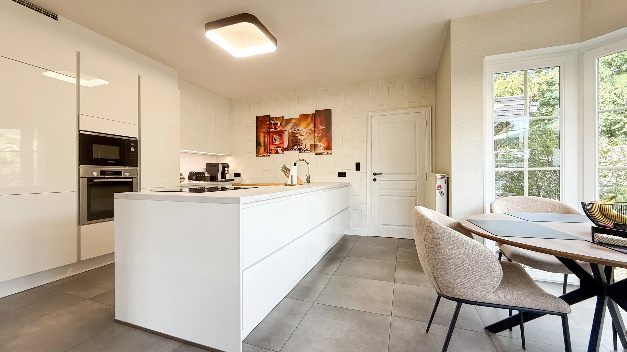 Ruime woning van 235m² met 4slpks, kelder en EPC B!  foto 11