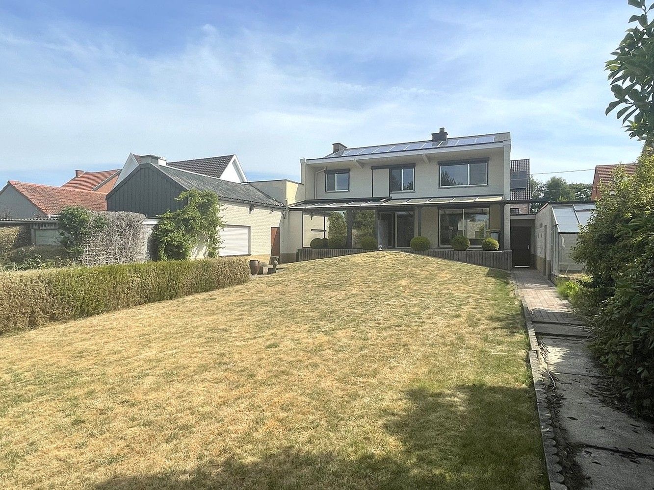Ruime woning met 5 slaapkamers op perceel van 11a69ca! foto 24