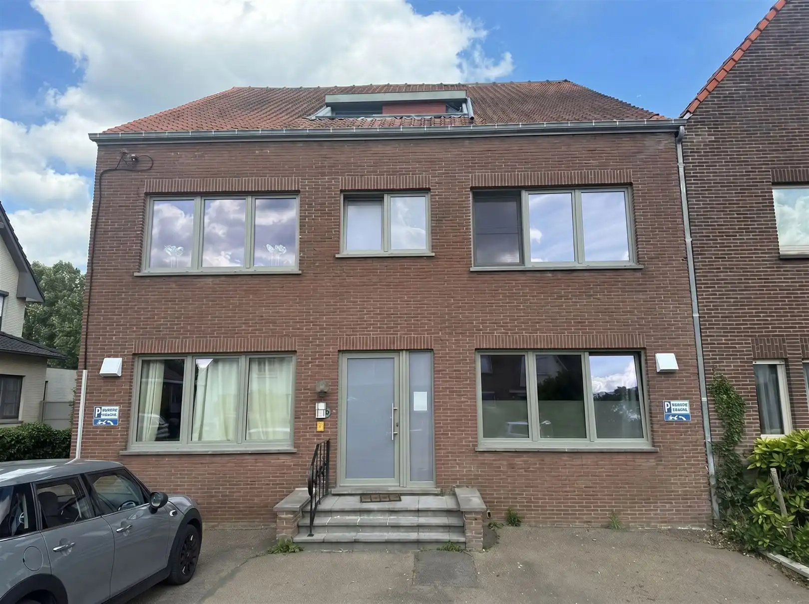 TE HUUR: Vernieuwd appartement met 2 slaapkamers te Beringen! foto {{pictureIndex}}