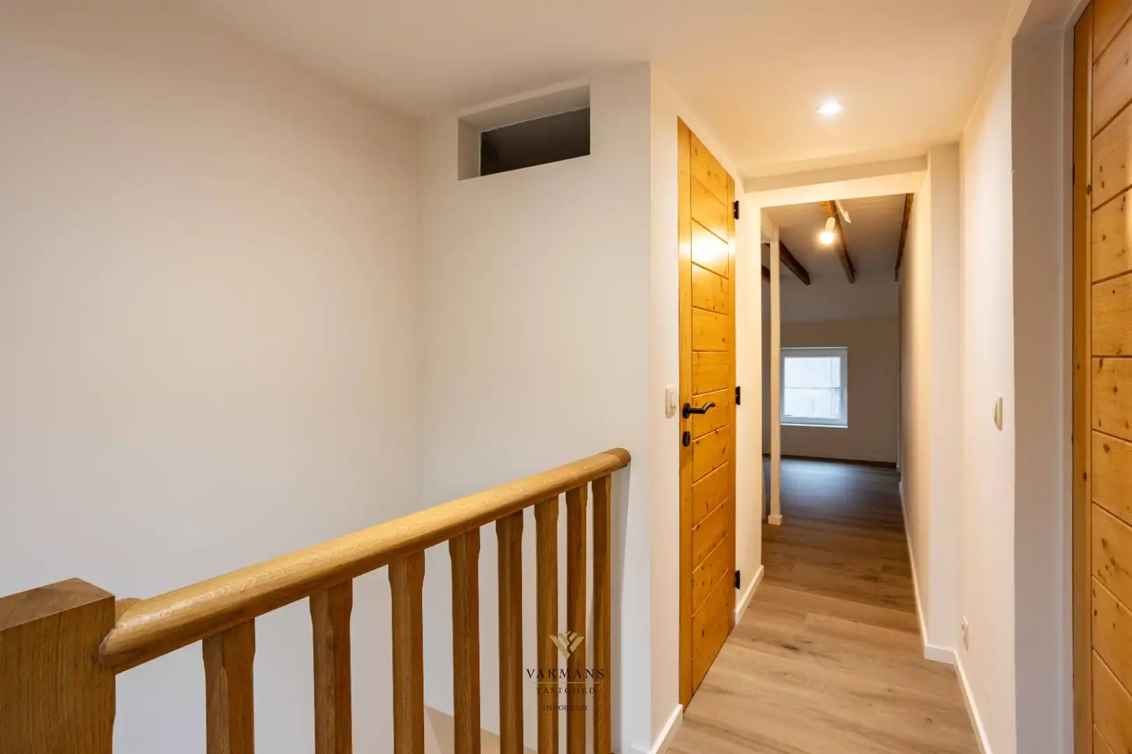 Prachtige gerenoveerde woning met 3 slaapkamers en tuin foto 41