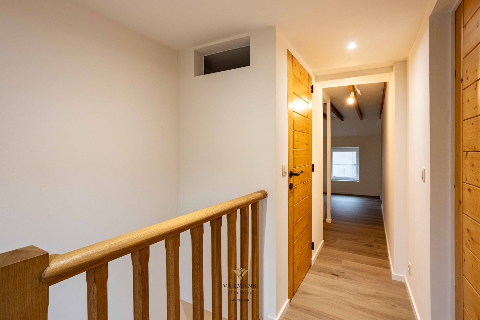 Prachtige gerenoveerde woning met 3 slaapkamers en tuin foto 41