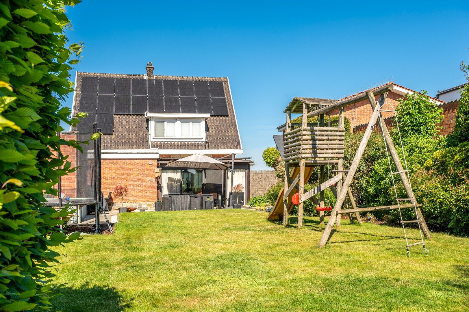 Energie efficiënte open bebouwing met grote tuin foto 6